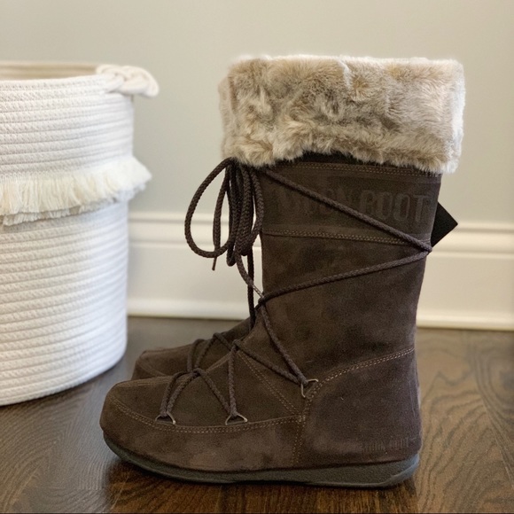 moon boot suede
